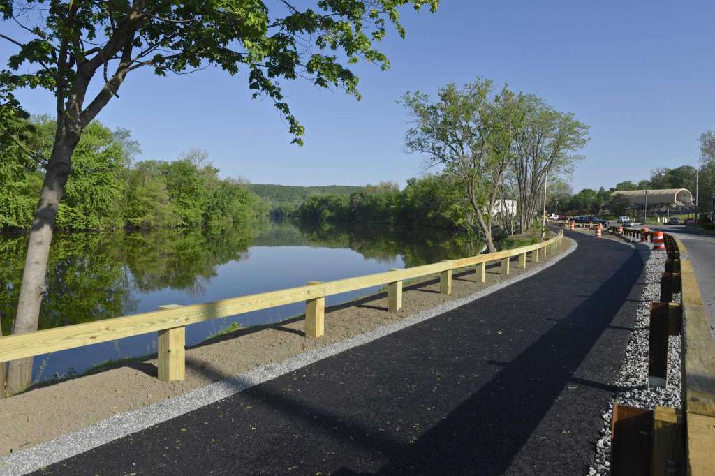 of New Milford River Trail is connected to the Village Green via Patriot’s Way